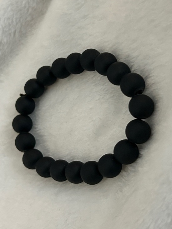 Black Beaded Bracelet with Black Teardrop Crystal Earrings - Picture 3 of 4